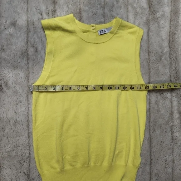 Size S-M Knit Tank Neon color Crew neck Semi-fitted Viscose blend ZARA - Picture 12 of 16